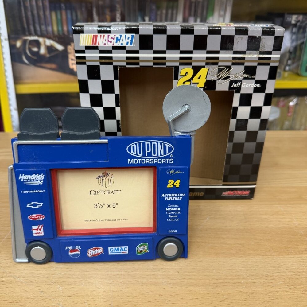 Dupont Motorsports Vintage Picture Frame 5" X 3.5" Nascar Jeff Gordon #24